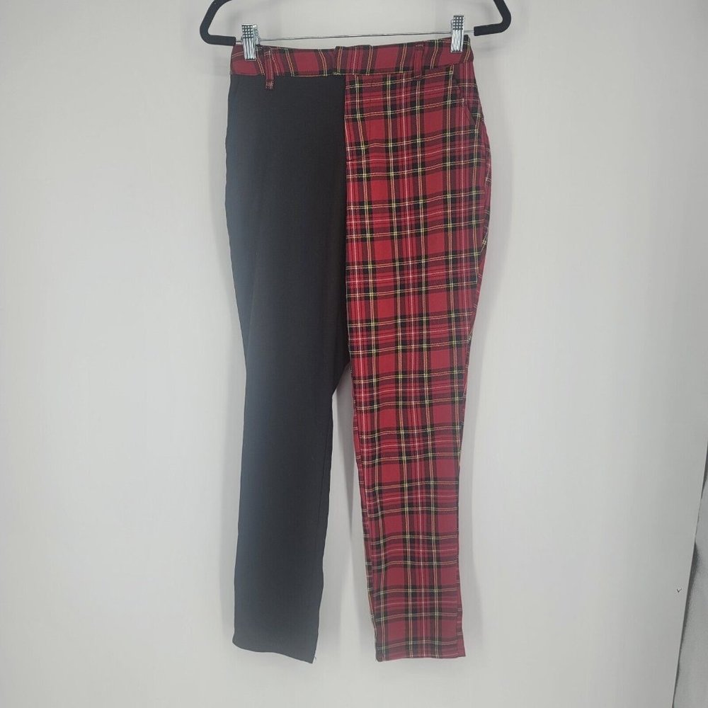 Hot Topic Black Red Plaid Split Leg Pants  Trousers Crop Pockets Size Medium - Picture 2 of 6
